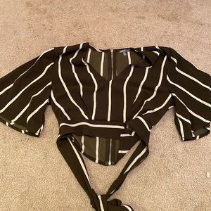 green & white cropped v neck